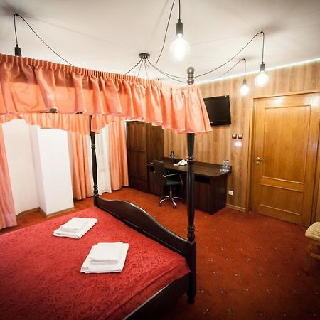 Secession Hotel Leczna Экстерьер фото