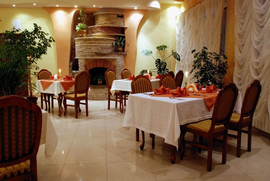 Secession Hotel Leczna Экстерьер фото