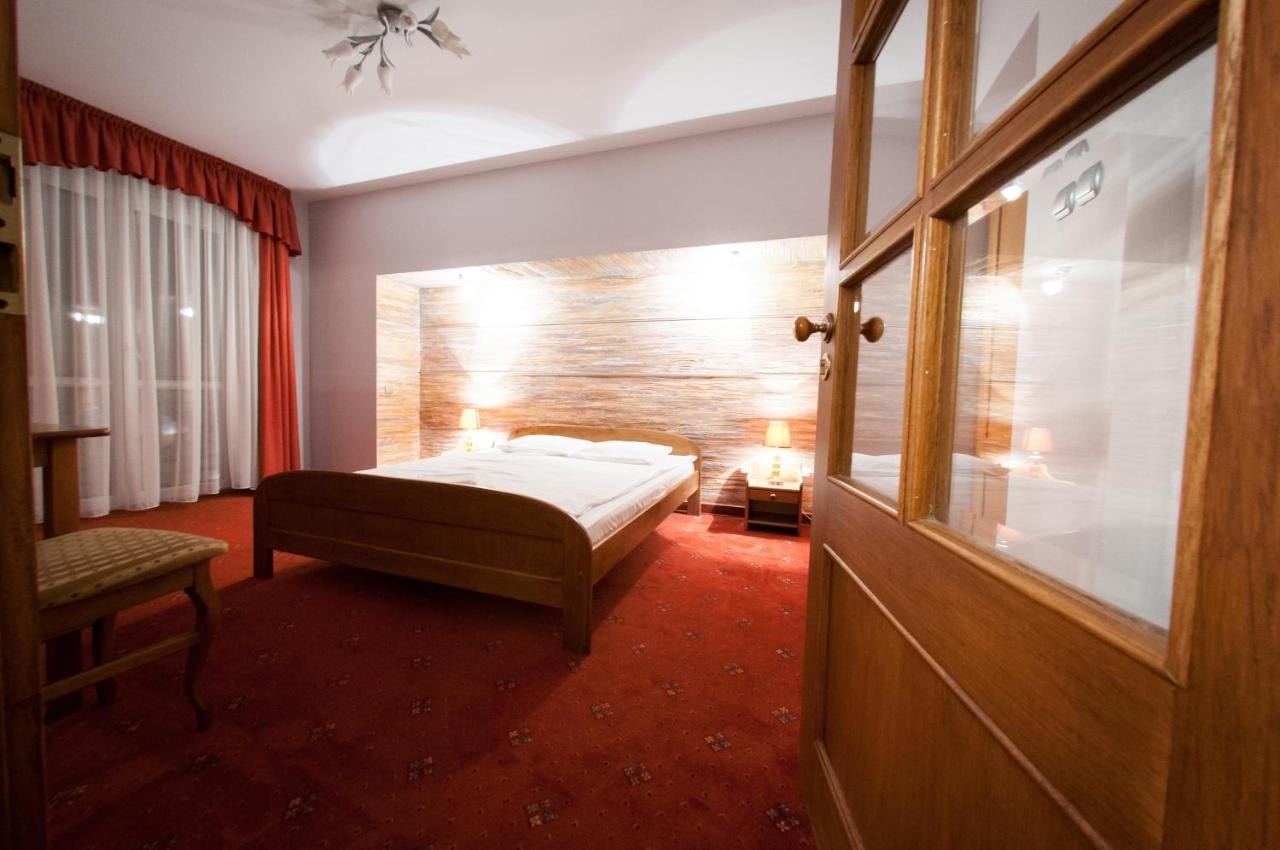 Secession Hotel Leczna Экстерьер фото