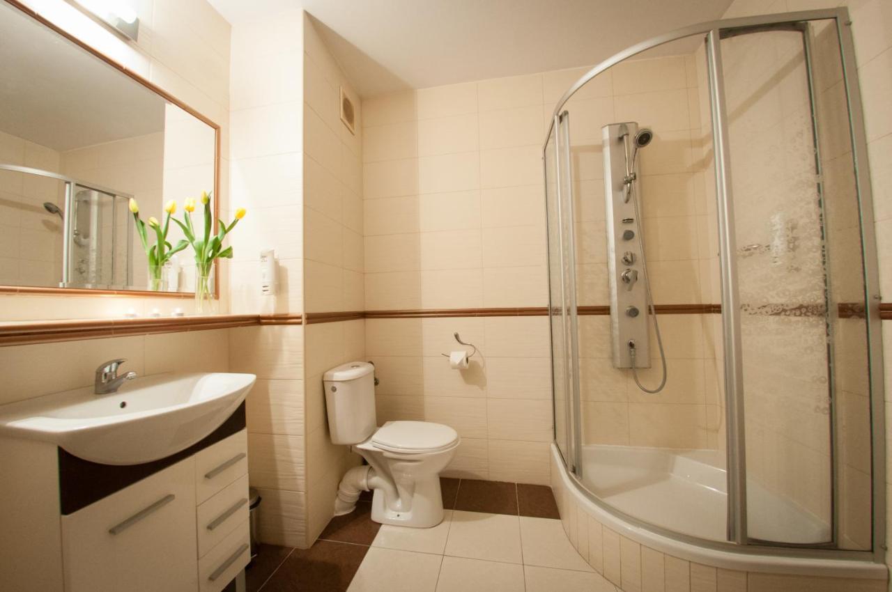 Secession Hotel Leczna Экстерьер фото