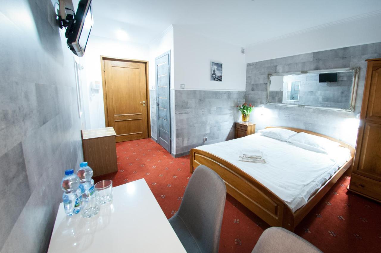 Secession Hotel Leczna Экстерьер фото