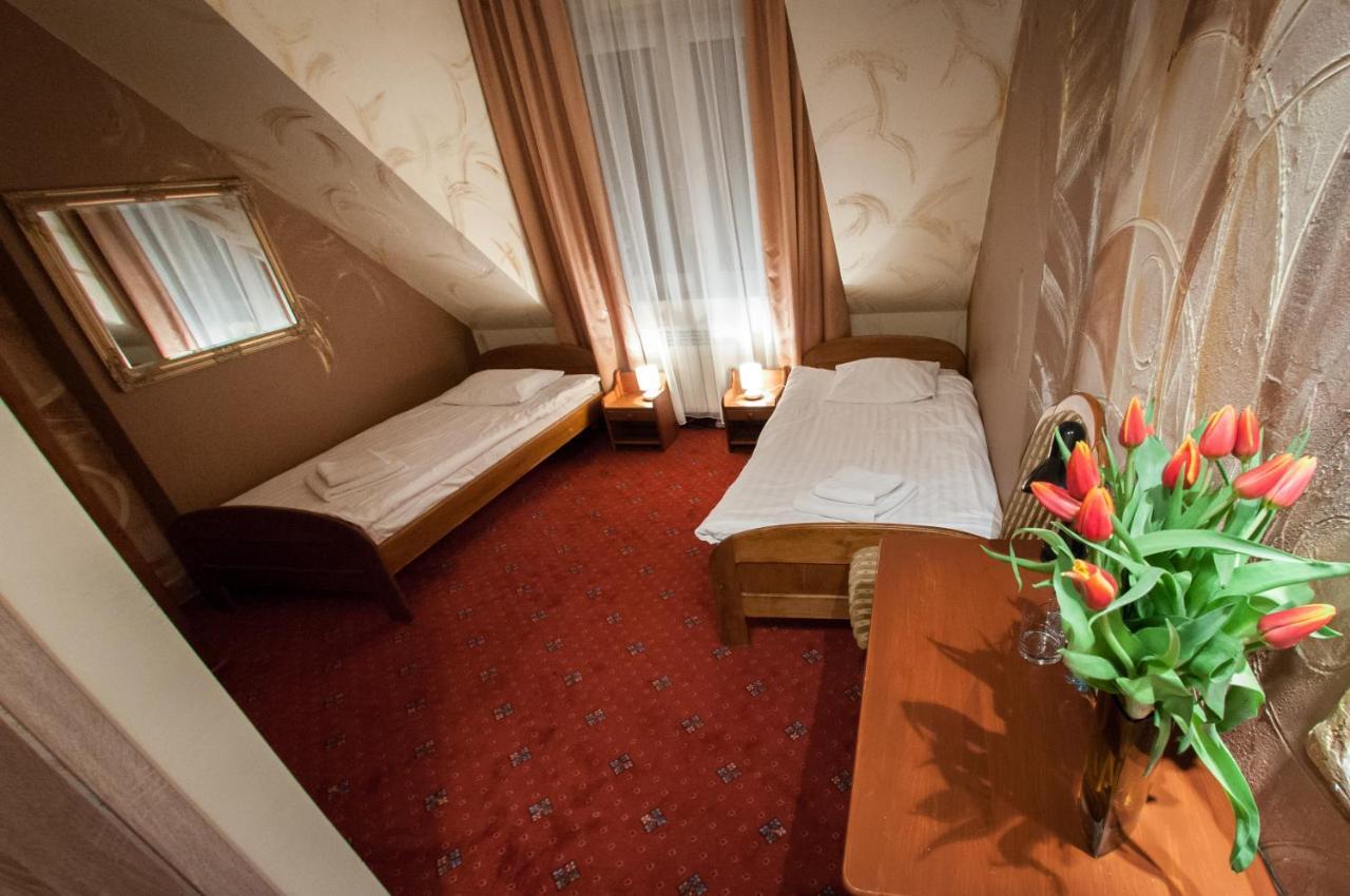Secession Hotel Leczna Экстерьер фото